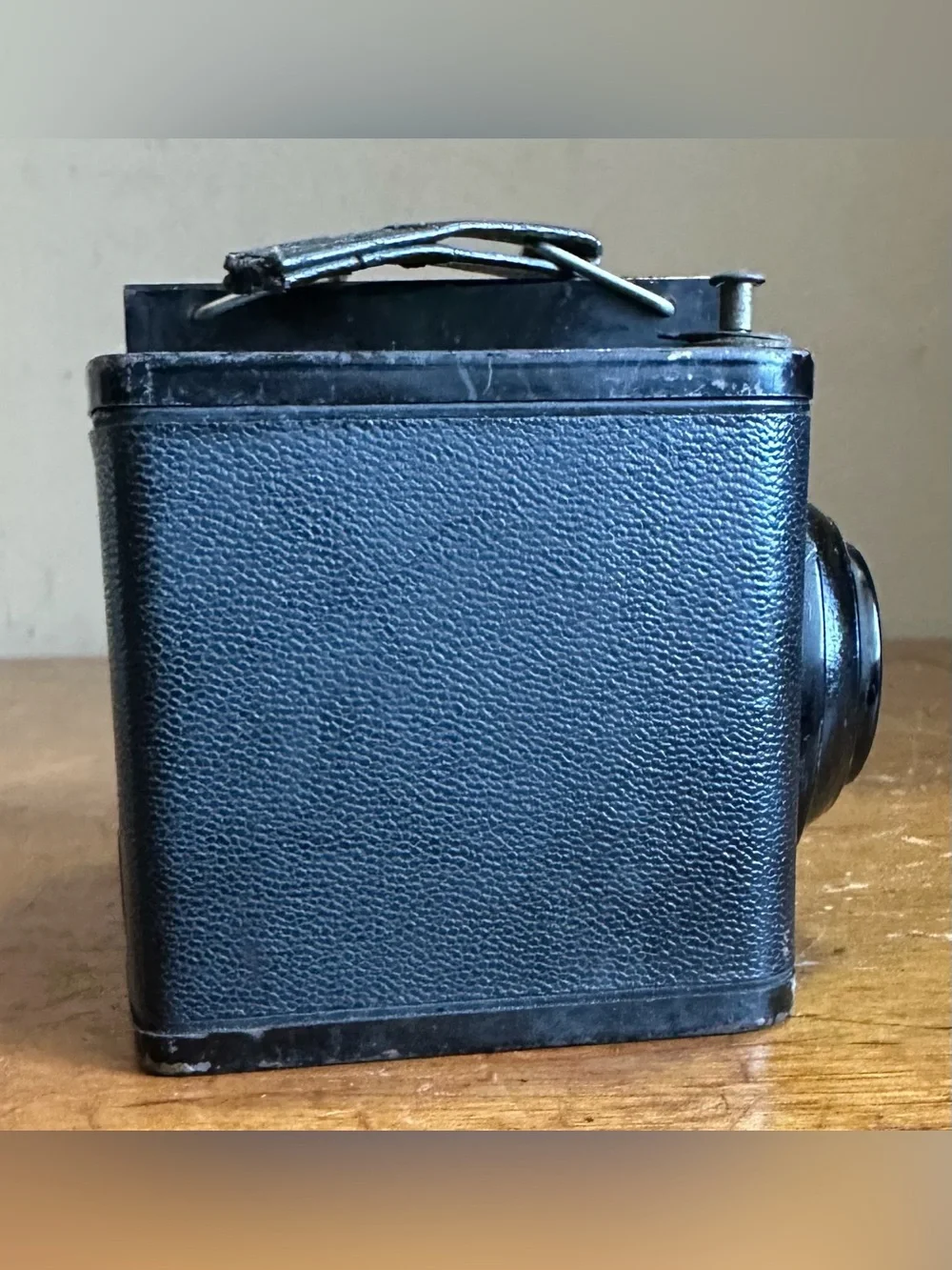Vintage Kodak Brownie FLASH SIX-20 Medium Format Art-Deco Camera w/ Flash USA